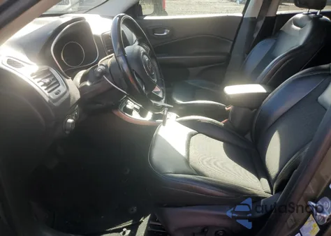 2018 Jeep Compass Latitude из США, поврежденный, VIN 3C4NJDBB8JT116544